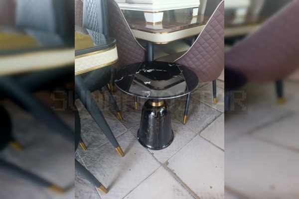 Stylish Ebony Seating Solution