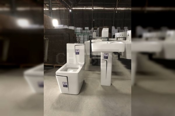 Modern Monochrome Bathroom Set in Port Harcourt