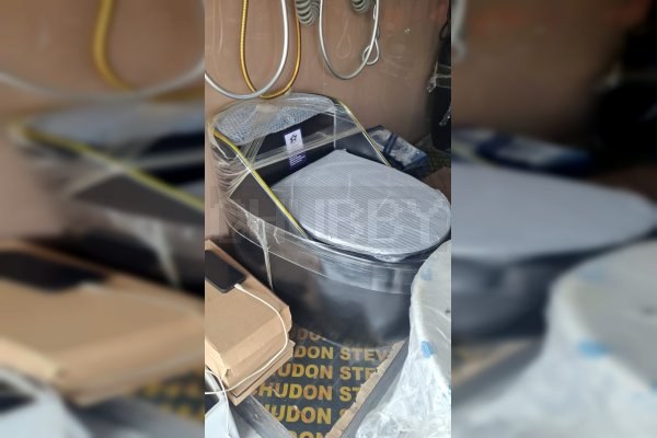 Compact Ebony Gold Toilet Set in Port Harcourt