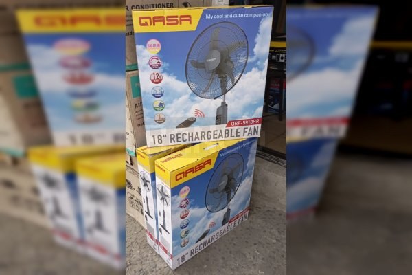 QASA 18" Rechargeable Fans with Long-lasting Battery in Port Harcourt