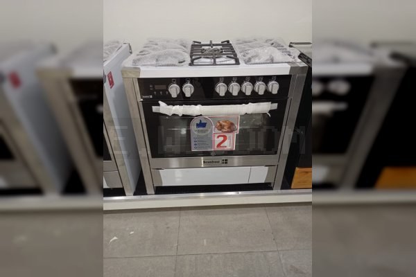 SCANFROST Spacious 4-Gas 2-Electric Cooker in Benin City