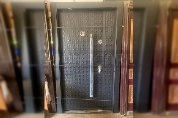 Luxurious Turkish Door with Exquisite Craftsmanship in Aba